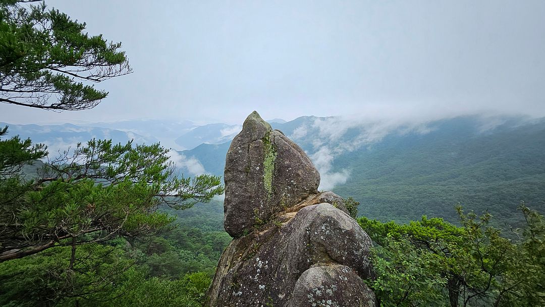 Awesome rock on Mt. Obong!  240706 Chuncheon, Gangwon-do, South Korea