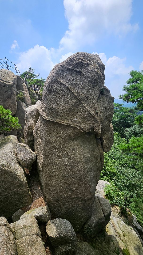 What a cool rock!  240803 Dobongsan Mountain, Seoul, South Korea