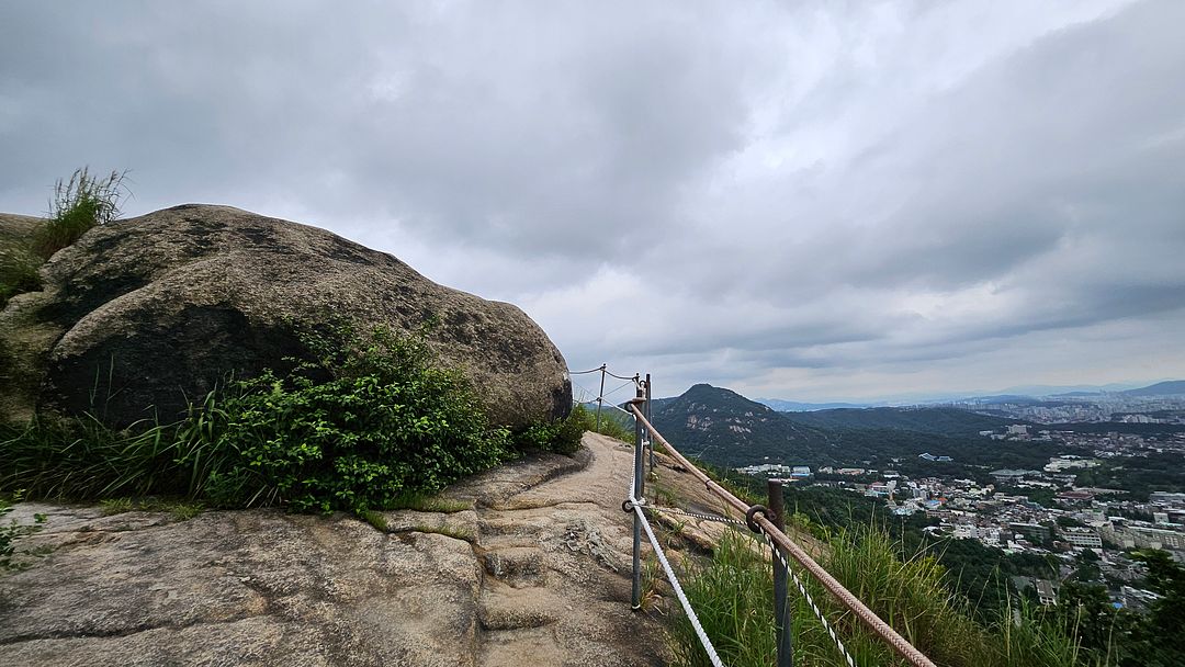 Wonderful scenery near Beombawi on Inwangsan Mountain!  240801 Seoul, Korea