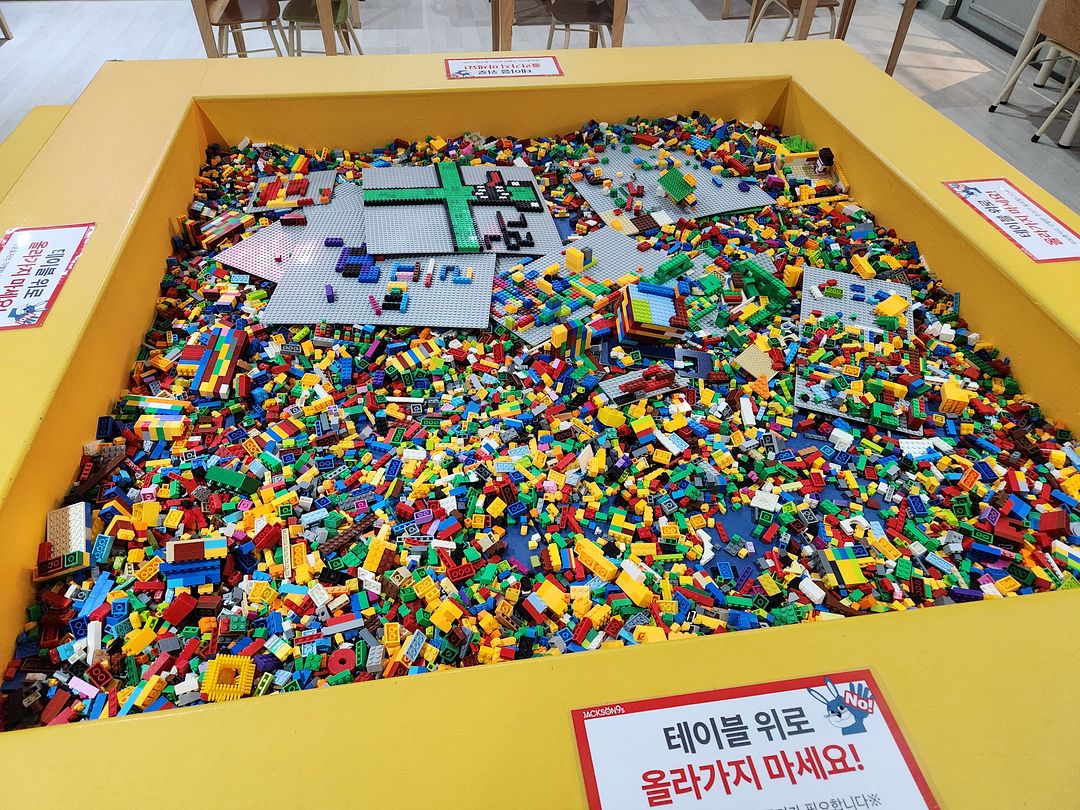 LEGO