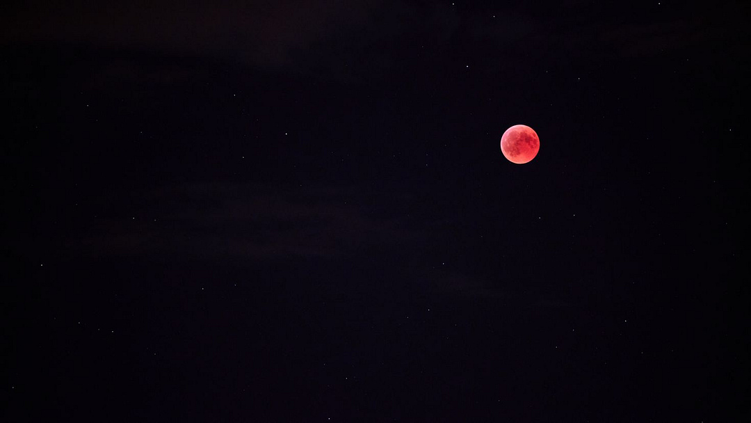 Red Moon