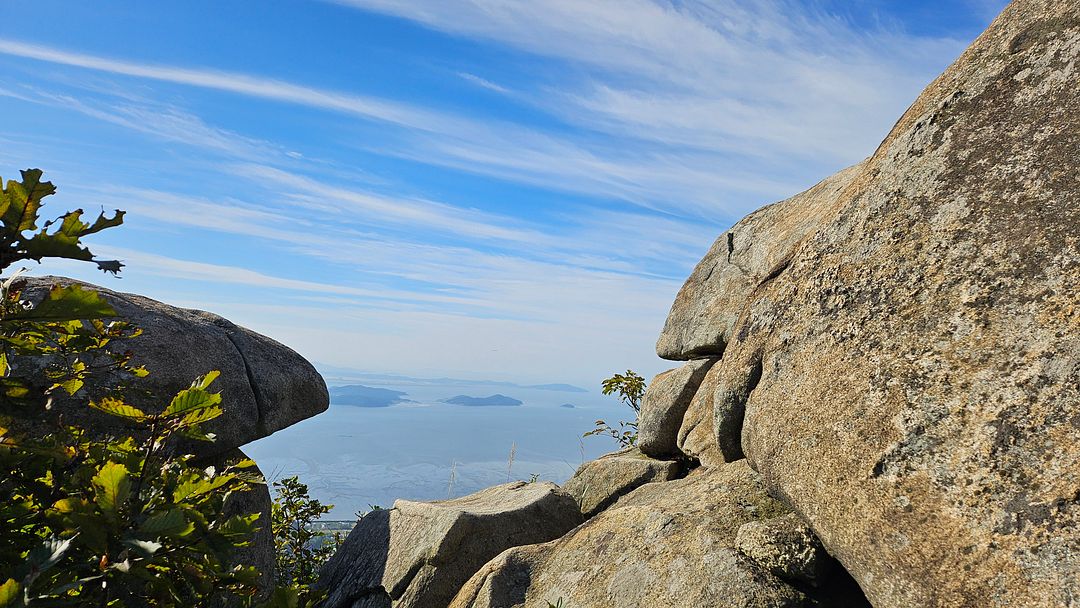 Mani Mountain, great clouds and rocks!  241001 Manisan,  Ganghwa Island, Incheon, South Korea