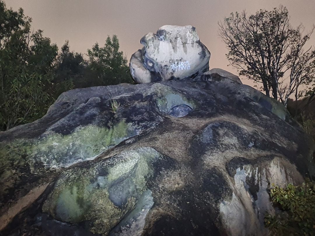 Skull Rock at the Bongsudae in Mt. Ansan, Seoul!-20909