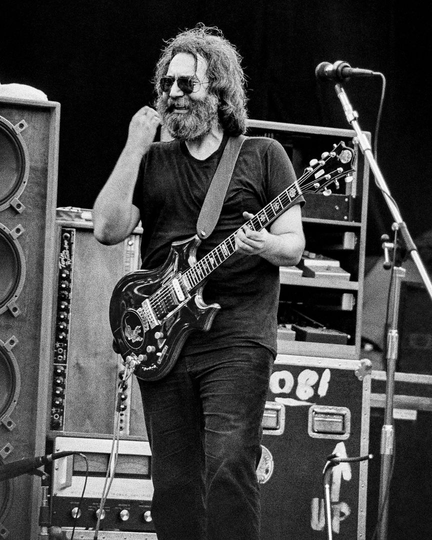 Jerry Garcia live in 1982