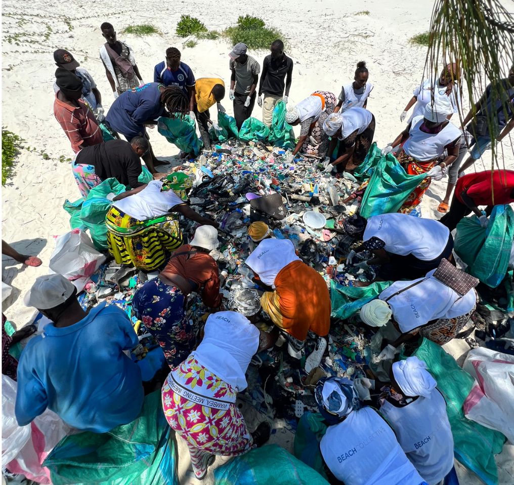 Ocean Sole June Ocean Day Beach Clean - 394Kg Plastic Removed from Kilifi Beach 50 Volunteers! @buildonbase @oceansole1