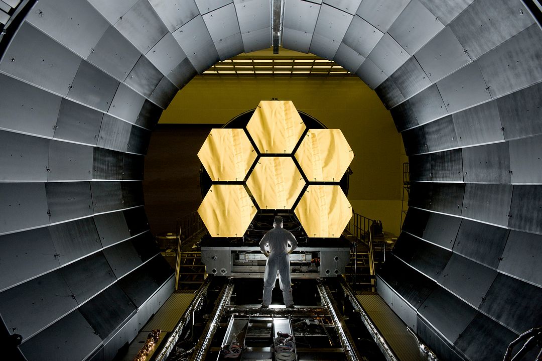 Webb's Primary Mirror Segments Go into Cryogenic Testing