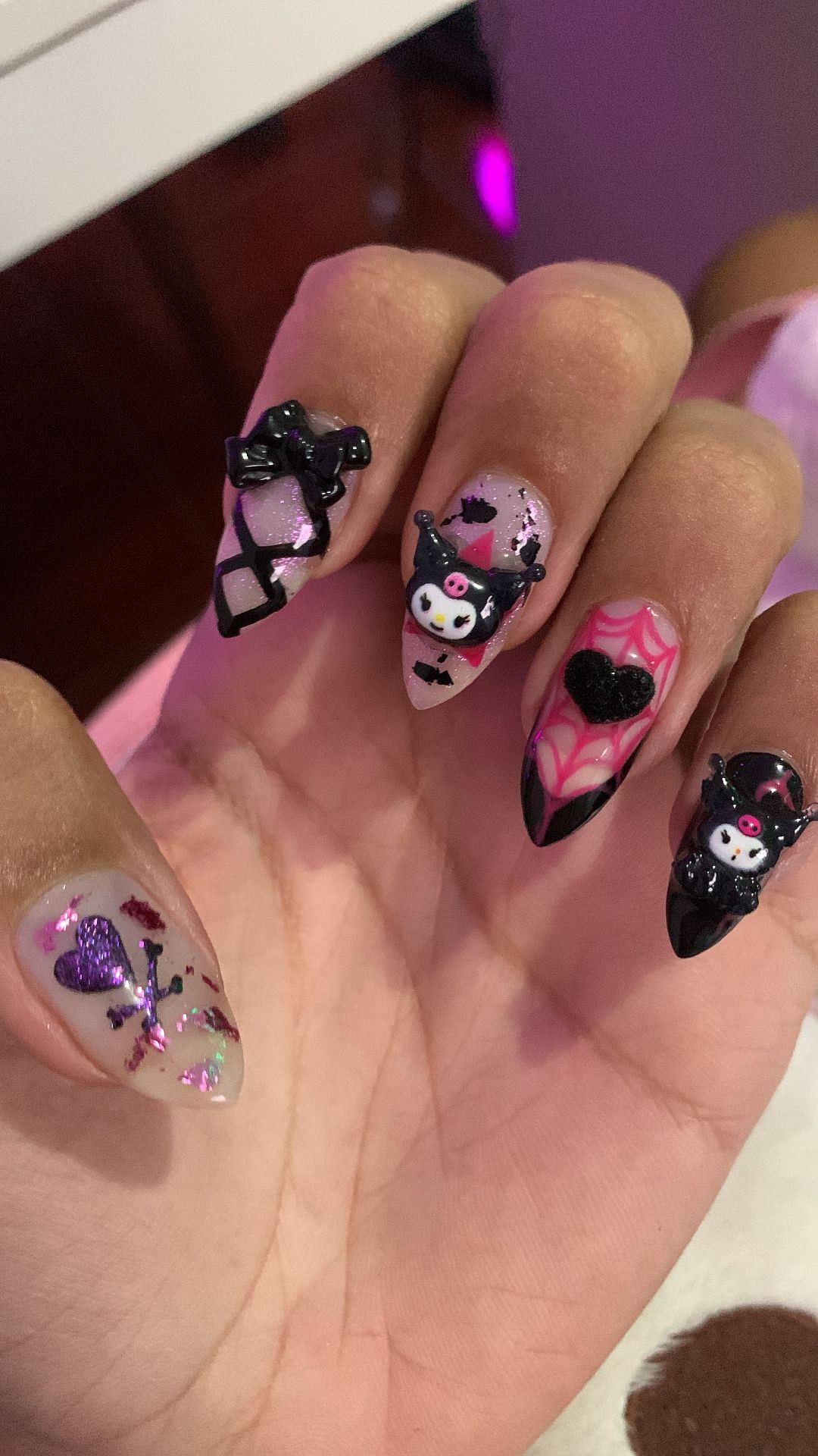 kuromi nails2