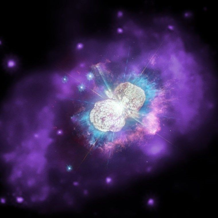 The Chandra Space Telescope joined forces with Humble to capture this amazing image: Eta Carinae, a pair of planets in a self-destructive orbit.